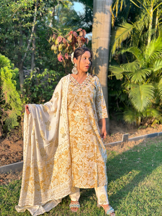 Gold Sunlit Charm Kurta Set